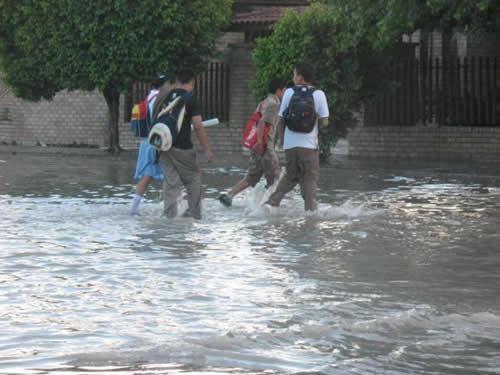 “Tromba” inundó y dejó sin luz a colonias